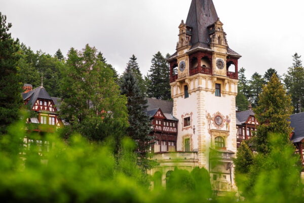 Descoperă frumusețea ascunsă a României: 7 orașe de vizitat