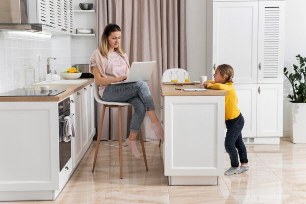 Amenajare bucătărie apartament: 10 idei din care să te inspiri
