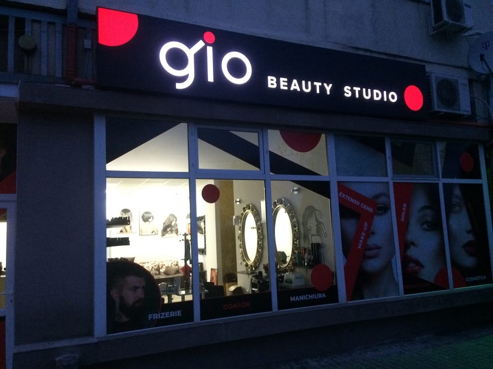 litere volumetrice luminoase