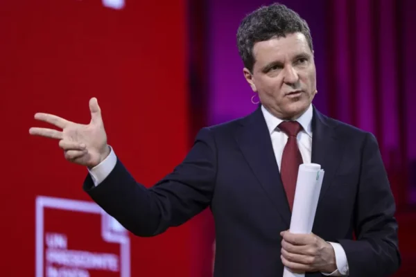Nicușor Dan a recunoscut că a semnat aprobarea pentru un spital oncologic privat de copii după ce tema a ajuns în dezbaterea prezidențială
