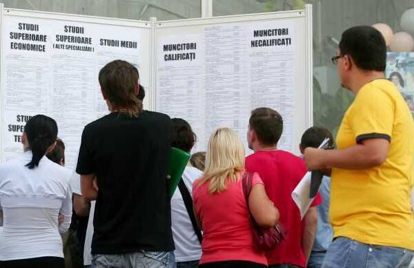 INS: În trimestrul I, în România erau 32.600 de locuri de muncă vacante