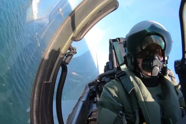 Parlamentul European: Avioanele Rusiei pot fi doborâte dacă încalcă spațiul aerian al NATO și UE