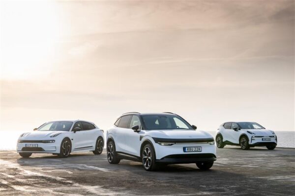 Zeekr intră pe piața din România: trei modele electrice premium disponibile din octombrie