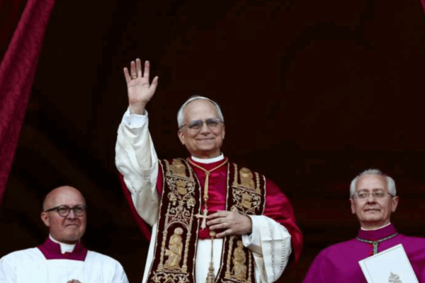 Papa Leon al XIV-lea salută agenţiile de presă, „pavăză” împotriva abuzurilor inteligenţei artificiale