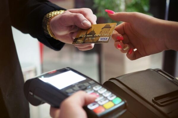 ADAMEF: Bonul fiscal este deja digital. Inițiatorii sunt profund dezinformați, iar orice inițiativă pentru case de marcat trebuie documentată, fără a duce la haos fiscal.