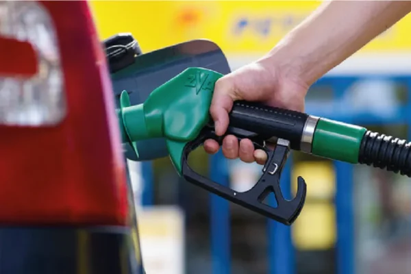 Cum poate interveni statul pentru ca preţul carburanţilor să nu ajungă la 10 lei/ litru
