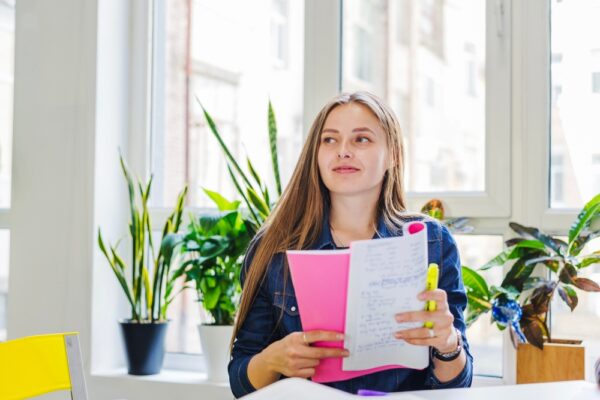Ce stimulent primesc firmele care angajează elevi și studenți în vacanța de vară