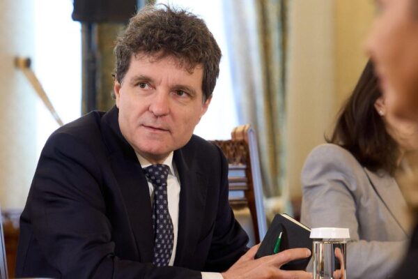 Legea salarizării bate pasul pe loc: unde s-au blocat discuțiile purtate de reprezentanții PSD, PNL, USR și UDMR la Cotroceni