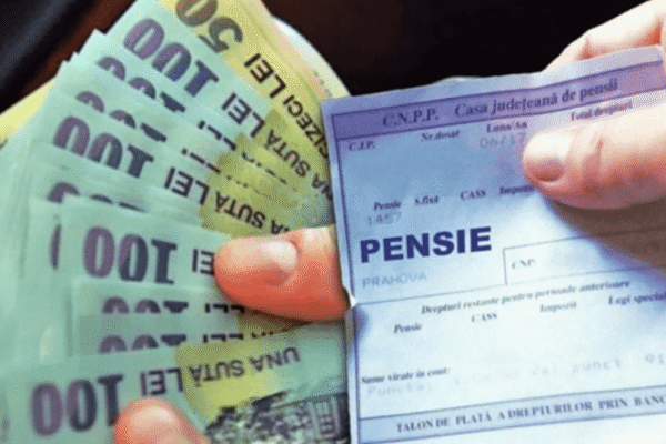 Ce se întâmplă dacă nu ești acasă în ziua în care este distribuită pensia. În ce termen mai poți ridica banii, potrivit CNPP