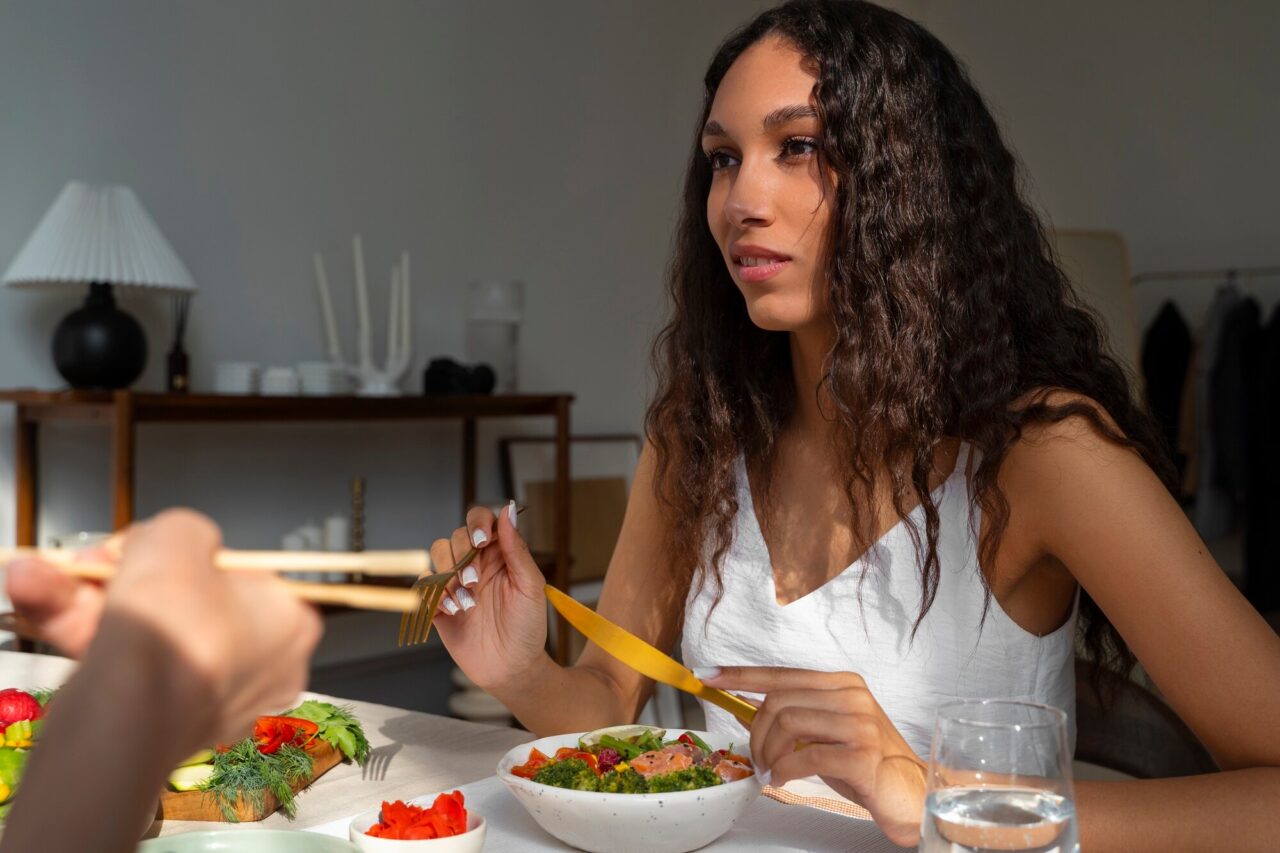 Dieta cu trei mese pe zi: poate fi suficientă fără gustări între mese?