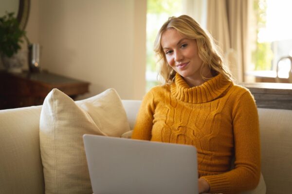 Laptop pentru uz casnic: ce configurație îți trebuie pentru activitățile obișnuite